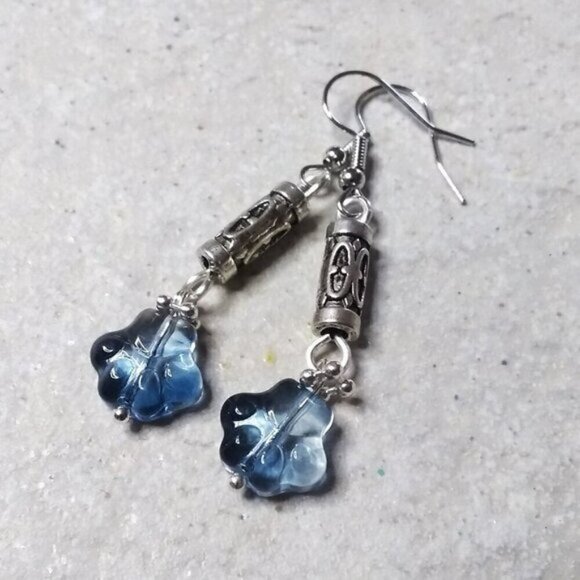 🎁☃️❄️ $10 Stocking Stuffers! Pawprints! Pet Lovers Earrings!  Dog & Cat Lovers! - Picture 5 of 7